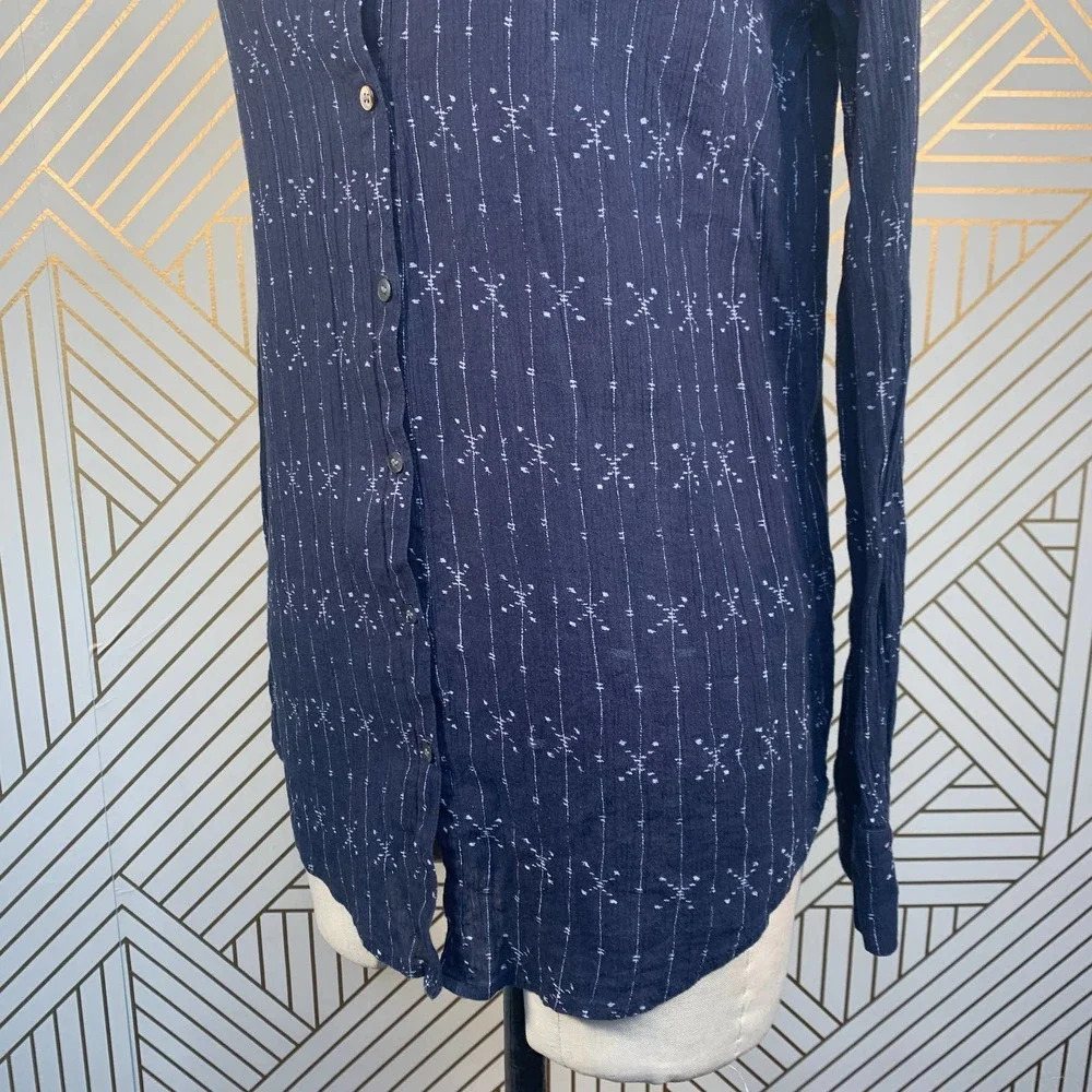 Julie Fagerholt Heartmade Navy Blue Collarless Top View 5